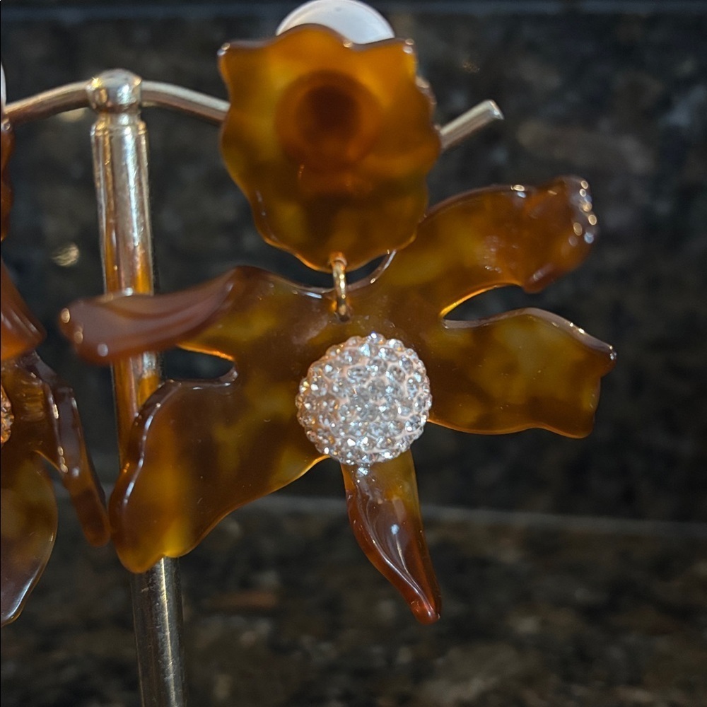 Lele Sedoughi lily earrings tortoise clip - Picture 2 of 4